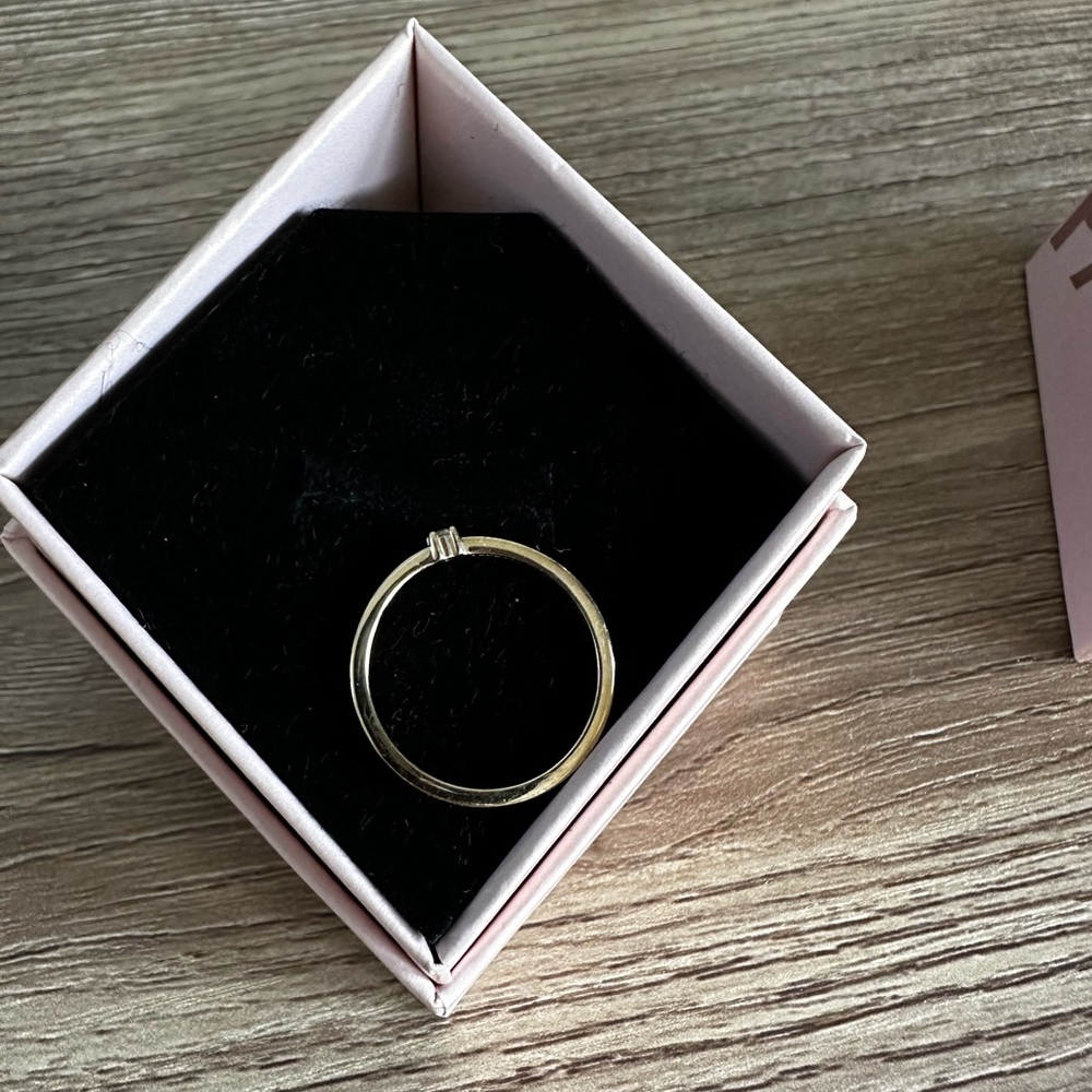 Pandora Gold and Diamond Ring - Picture 3 of 5